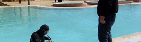 Attaching the cylinders for a trial dive with side mounting