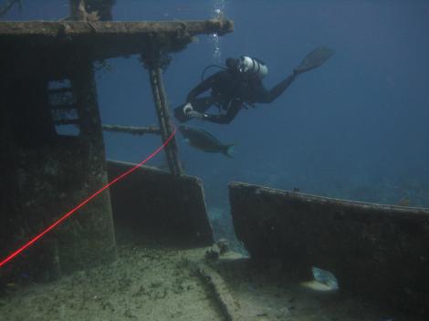 Testing my hi-viz dacron line on a wreck course. Look how easily visible it is in the water.